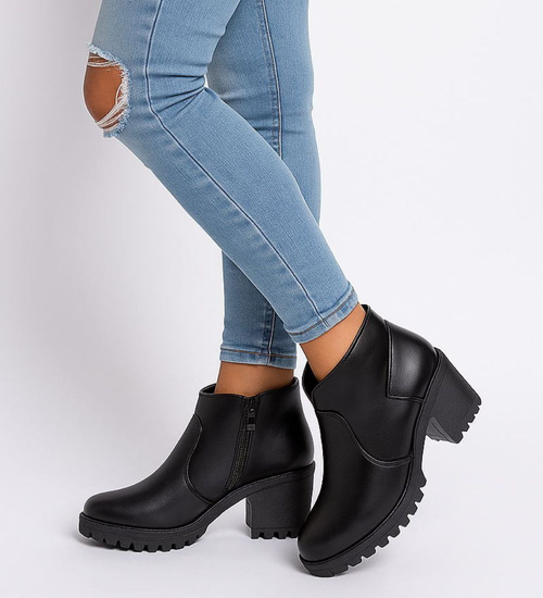 Damskie botki na obcasie w kolorze czarnym /E10-3 9881 S195 +H2/