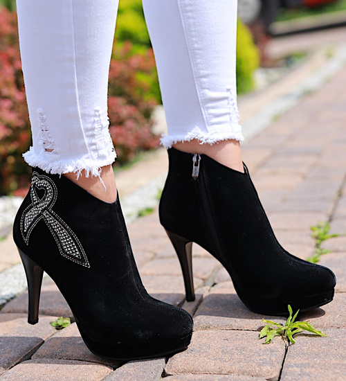 Czarne damskie botki na szpilce /A1-2 16620 T140/