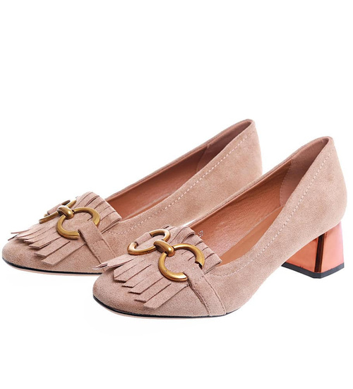 Beżowe czółenka na niskim obcasie /B7-2 15461 T297/