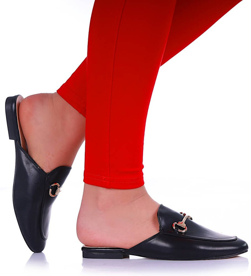 Czarne klapki na płaskim obcasie /B5-2 14173 T138/