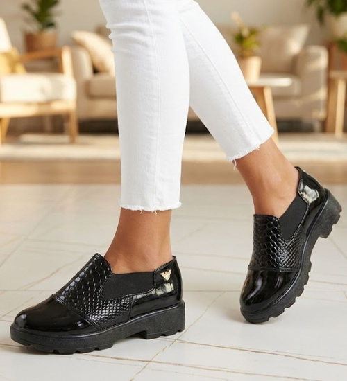 Czarne wsuwane dziewczęce półbuty /B2-3 14944 T039/