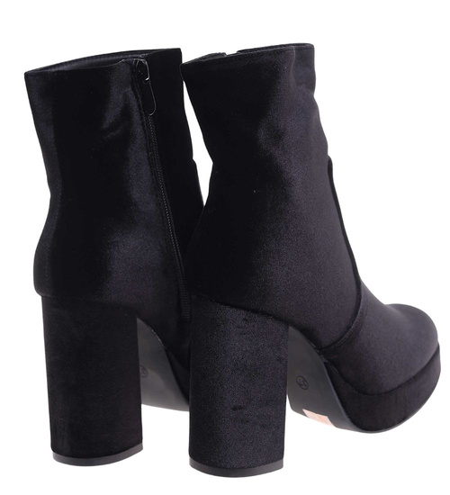 Welurowe czarne botki damskie na platformie /J5-2 H2 18391 G284/