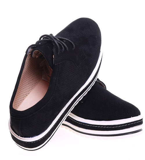 Czarne ażurowe półbuty na niskiej platformie /C2-1 15942 T234/