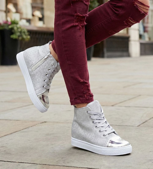 Dziewczęce trampki na niskim obcasie /A3-2 4292 S170/