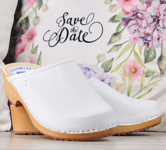 Klasyczne klapki drewniaki BIAŁE /D1-1 2199 M493/