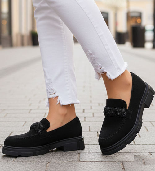Czarne półbuty mokasyny na platformie /C6-3 12707 T798/