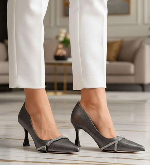 Czarne szpilki buty damskie do biura /G4-3 15909A T157/