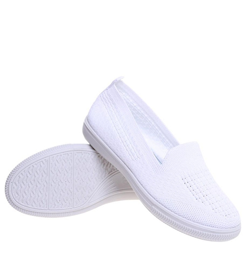 Materiałowe ażurowe białe wsuwane półbuty damskie /G9-3 15945 T136/