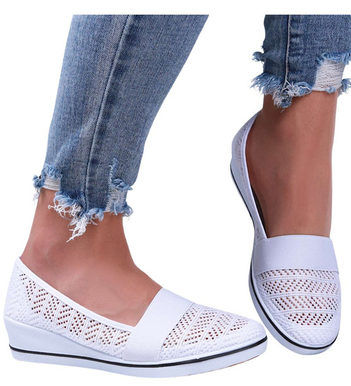 Białe koronkowe tenisówki na niskim koturnie /E3-2 15899 T256/