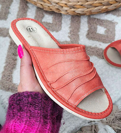 Marszczone klapki domowe z naturalnej skóry Pomarańczowe /C1-1 4828 S174/