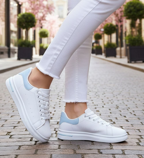 Białe damskie trampki z błękitnymi dodatkami /B2-3 16060 T198/