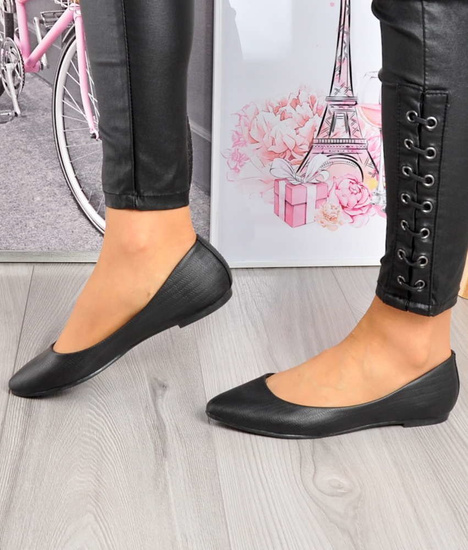 Czarne balerinki z migdałowymi noskami /C5-2 2756 S197/