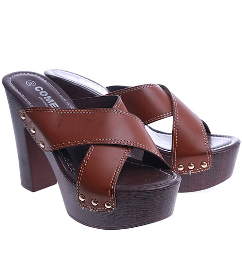 Wysokie brązowe klapki na słupku i platformie /F6-1 14138 T214/