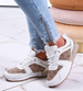Sznurowane sneakersy na niskim koturnie /G1-2 13229 T502/