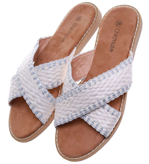 Białe klapki na płaskim obcasie /D9-3 17537 G186/