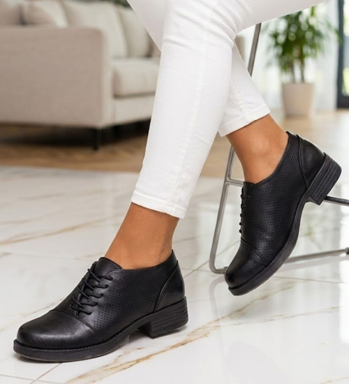 Czarne ażurowe damskie półbuty trzewiki /E10-2 16237 G189/