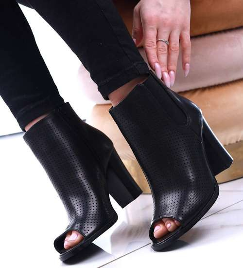 Otwarte wiosenne botki na obcasie Czarne /E9-2 13695 S393/ Otwarte wiosenne botki na obcasie Czarne /E9-2 13695 S393/