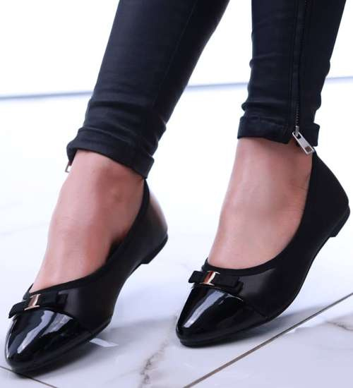 Czarne baleriny damskie lakierowane /C6-3 13432 T194/