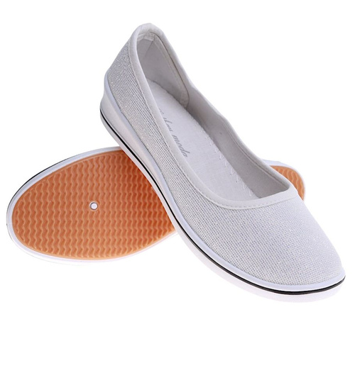 Białe błyszczące wsuwane tenisówki na niskim koturnie /E8-3 16157 T286/