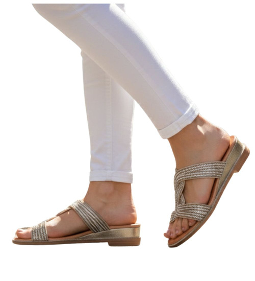 Złote klapki na niskim obcasie ost508