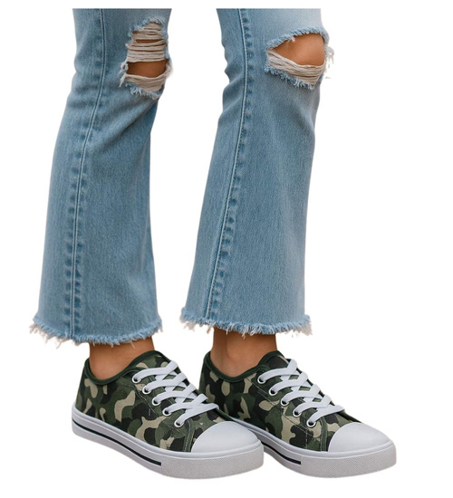 Klasyczne białe trampki z niską cholewką /A9-1 15576 T089/