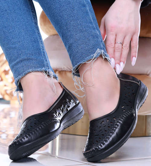 Czarne ażurowe półbuty damskie /G12-3 13912 T243/ Czarne ażurowe półbuty damskie /G12-3 13912 T243/