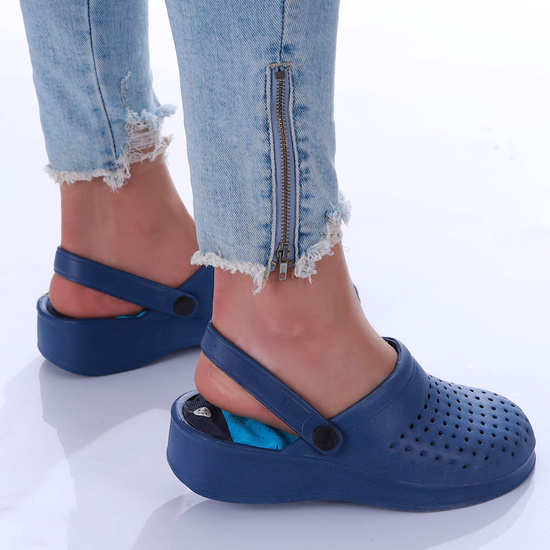 Wodoodporne granatowe kryte klapki damskie /D9-1 17370 S185/