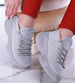 Szare buty sportowe na niskim koturnie i platformie /E9-3 13510 T236/