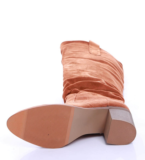 Brązowe kozaki damskie na obcasie /B2-3 17065 T480/