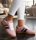 Pastelowe różowe sneakersy damskie /D4-3 18713 T444/