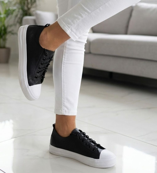 Sznurowane ażurowe czarne trampki damskie /C7-3 12312 S191/