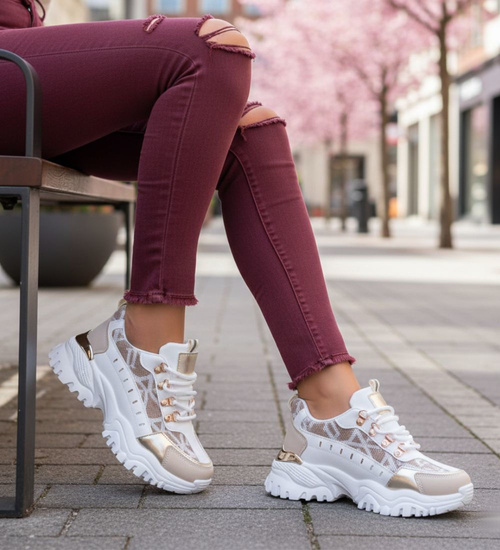 Beżowo białe snekaersy na platformie /E6-1 17405  T683/