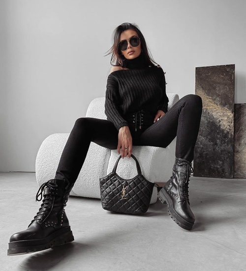 Czarny golf damski Ashley Olavoga /H UB670 L987/