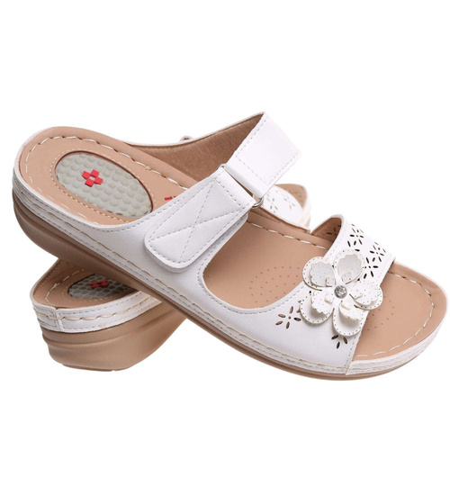 Białe klapki na koturnie i platformie /E2-2 177866 T280/