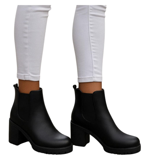 Czarne wsuwane botki na obcasie /G5-2 18241 T300/