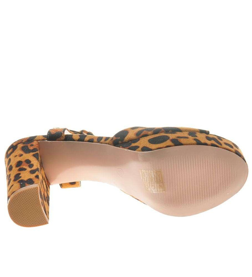 Sandały na słupku i platformie Leopart Print /F8-3 8418 S290/ 