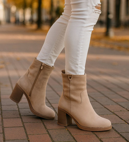 Beżowe eleganckie botki na grubym obcasie /F3-3 18283 W486/