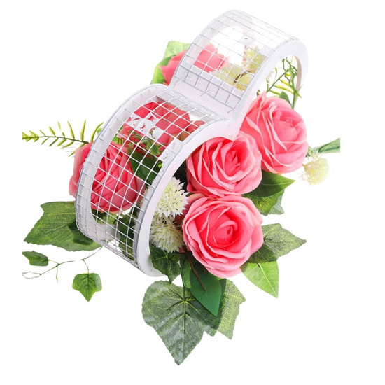 Kompozycja kwiatowa- różowe róże w białym sercu /Komp112 P328/