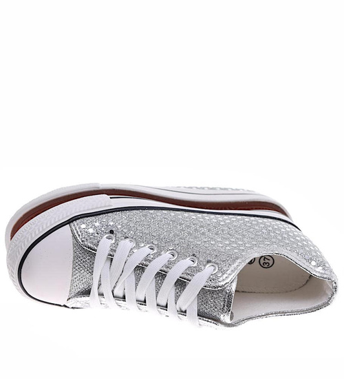 Srebrne trampki sneakersy na niskim koturnie /A10-2 16548 G8-61/