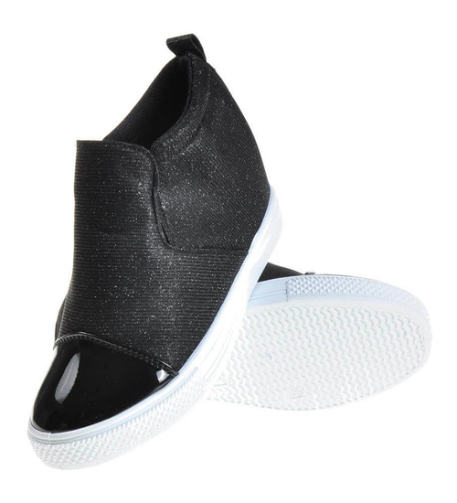 Czarne trampki na niskim koturnie /C1-3 4300 S174/