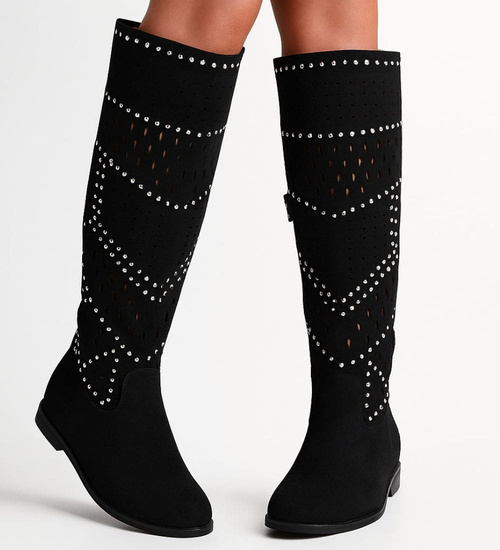 Ażurowe czarne kozaki na niskim koturnie /B6-1 16209 T343/