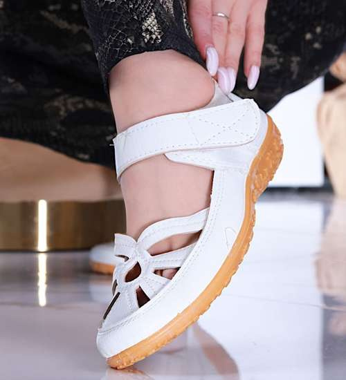 Białe ażurowe półbuty damskie z rzepem /G5-2 14225 T101/