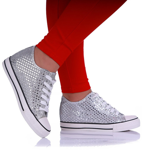 Wiązane srebrne trampki na koturnie /A10-2 16548 G8-61/