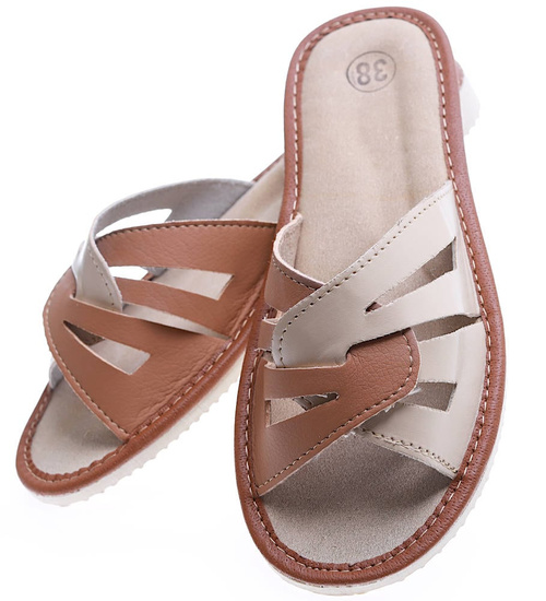 Brązowo-beżowe klapki domowe /G1-1 10932 S195/