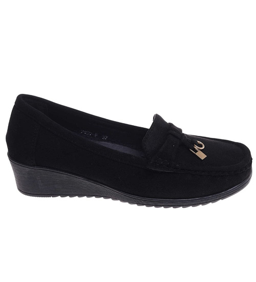 Czarne zamszowe czółenka na niskim koturnie /A2-2 18223 W233/