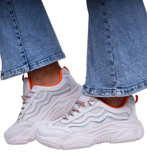 Białe sportowe buty na platformie /C2-2 10514 S295/