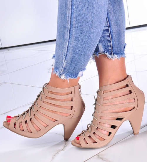 Beżowe sandały damskie na obcasie /C2-1 11736 T294/