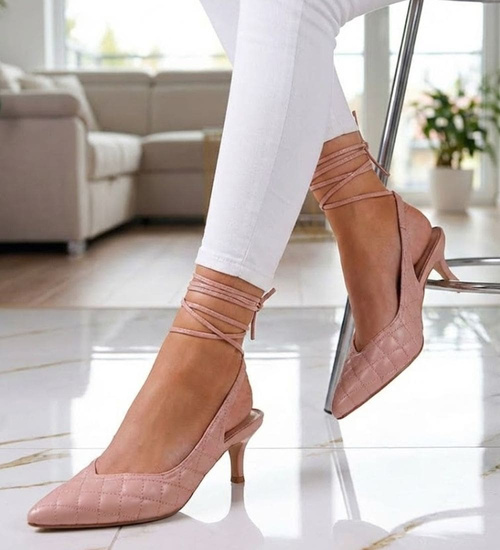 Pikowane beżowe buty wiązane na szpilce /G7-3 12205 T390/