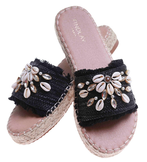 Czarne klapki na niskiej platformie /F2-2 17674 G289/