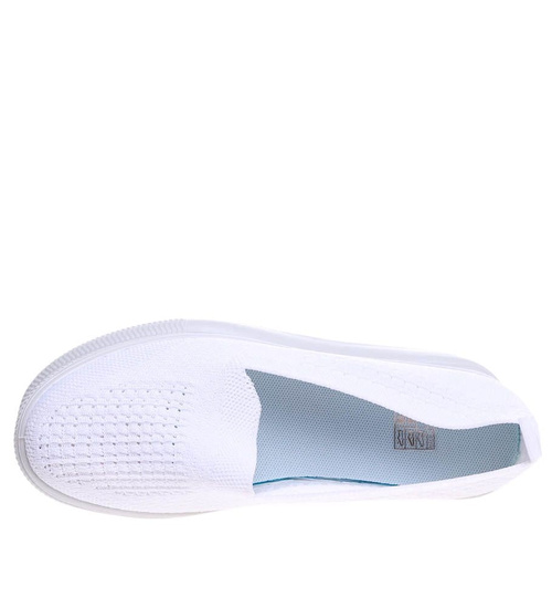 Materiałowe ażurowe białe wsuwane półbuty damskie /G9-3 15945 T136/